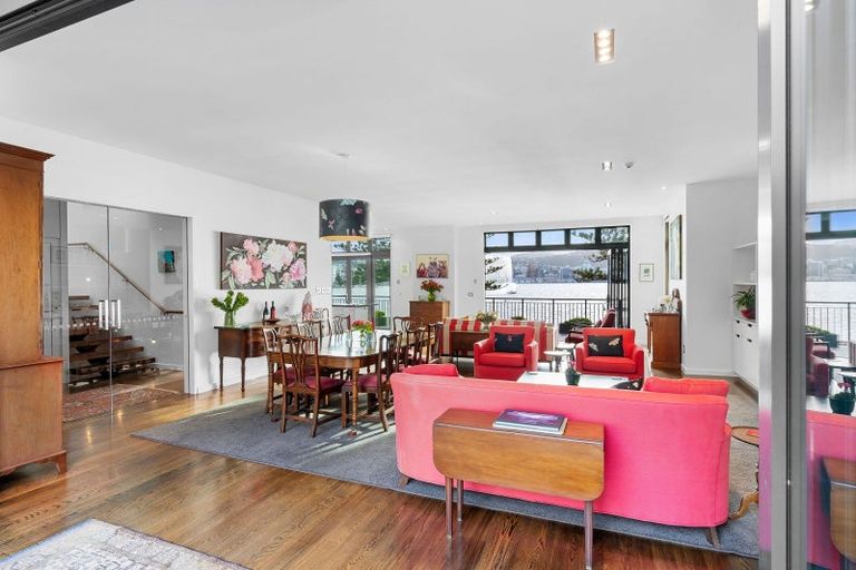 Photo of property in 286 Oriental Parade, Oriental Bay, Wellington, 6011