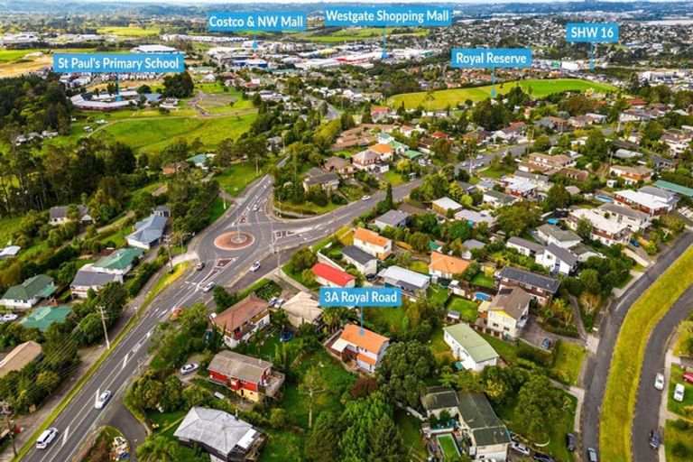 Photo of property in 3a Royal Road, Massey, Auckland, 0614