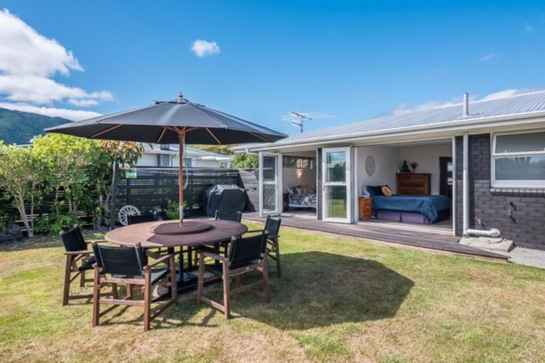 Photo of property in 53 Rimu Street, Waikanae, 5036