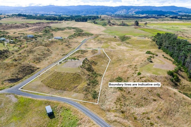Photo of property in 55 Reay Mackay Grove, Waikawa Beach, Manakau, 5573