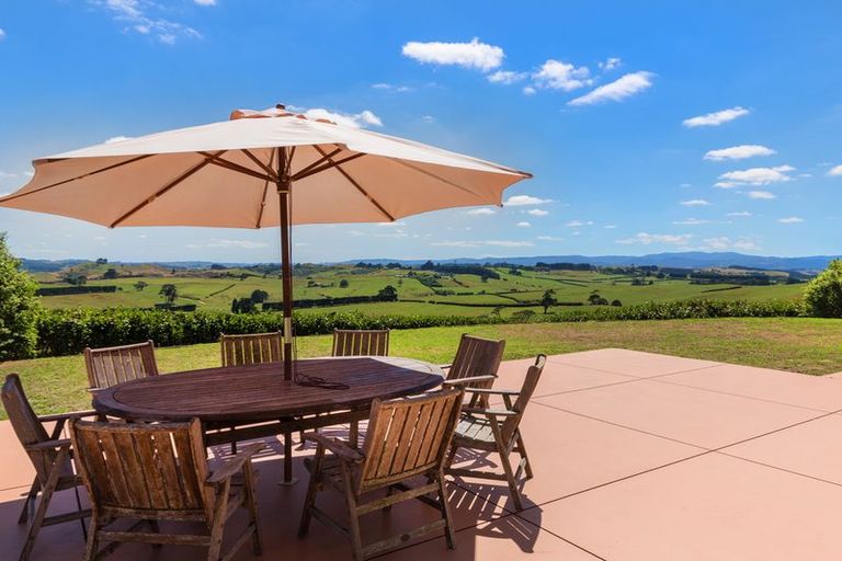 Photo of property in 5 Medhurst Road, Bombay, 2675