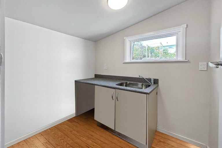 Photo of property in 5 Upjohn Street, Brooklands, New Plymouth, 4310
