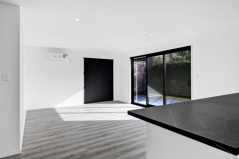 Photo of property in 120 Seaview Road, Westown, New Plymouth, 4310