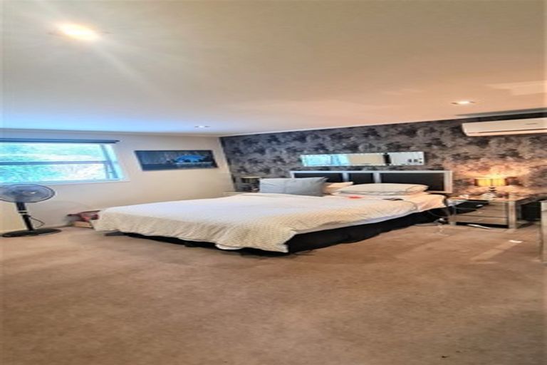 Photo of property in 1/56 Heathcote Road, Castor Bay, Auckland, 0620