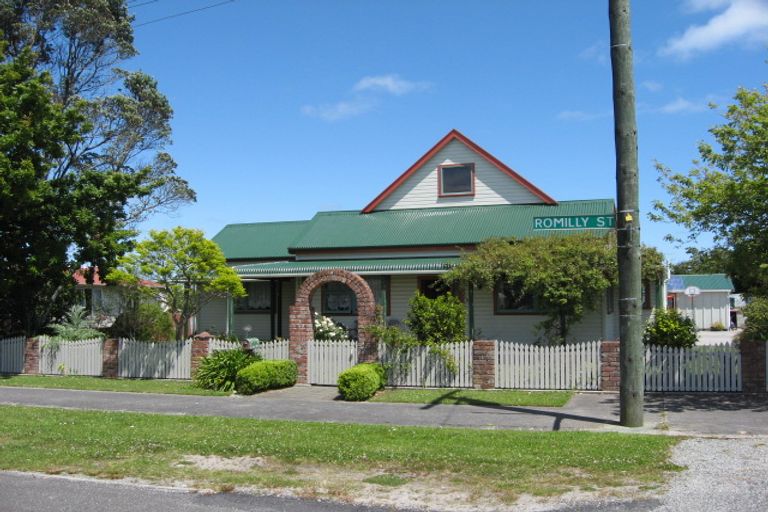 Photo of property in 6 Romilly Street, Westport, 7825