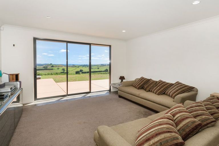 Photo of property in 5 Medhurst Road, Bombay, 2675