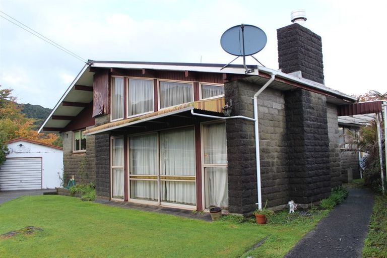 Photo of property in 10 Dupre Place, Cobden, Greymouth, 7802