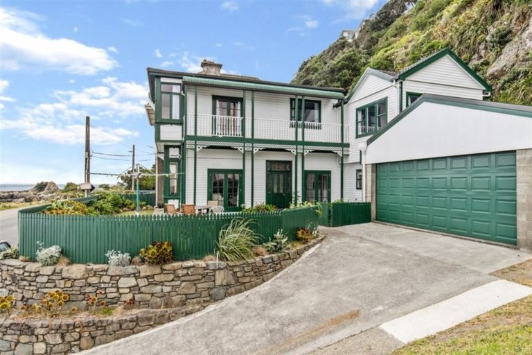 Photo of property in 346 The Esplanade, Island Bay, Wellington, 6023