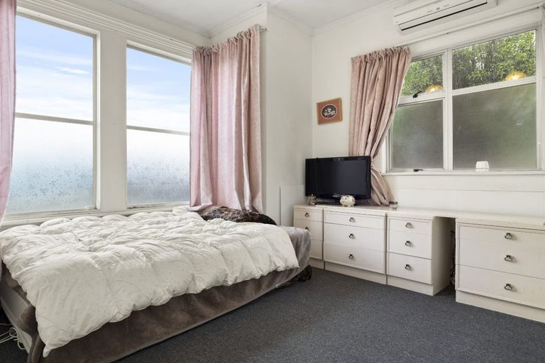 Photo of property in 28 Bathgate Street, South Dunedin, Dunedin, 9012
