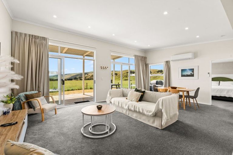 Photo of property in 117e Ruakokoputuna Road, Ruakokoputuna, Martinborough, 5781