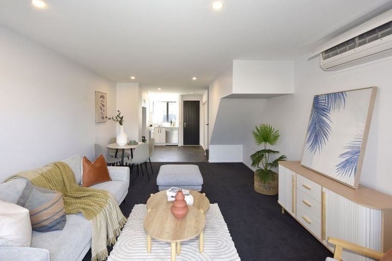Photo of property in 2/111 Edgeware Road, St Albans, Christchurch, 8014