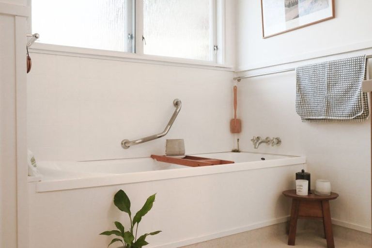 Photo of property in 2 Highfield Place, Lynmore, Rotorua, 3010