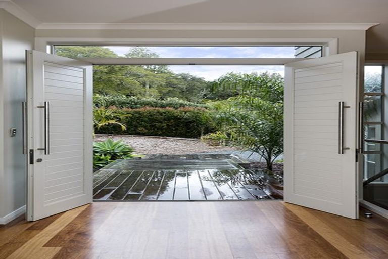 Photo of property in 497 Whitford Road, Whitford, Howick, 2571