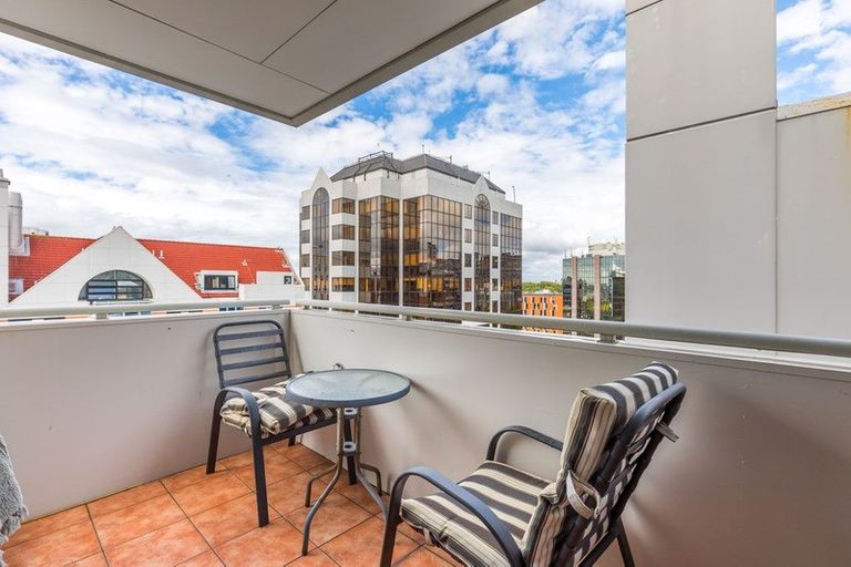 Photo of property in Oakwood Hall Apartments, 13b/81 Wakefield Street, Auckland Central, Auckland, 1010