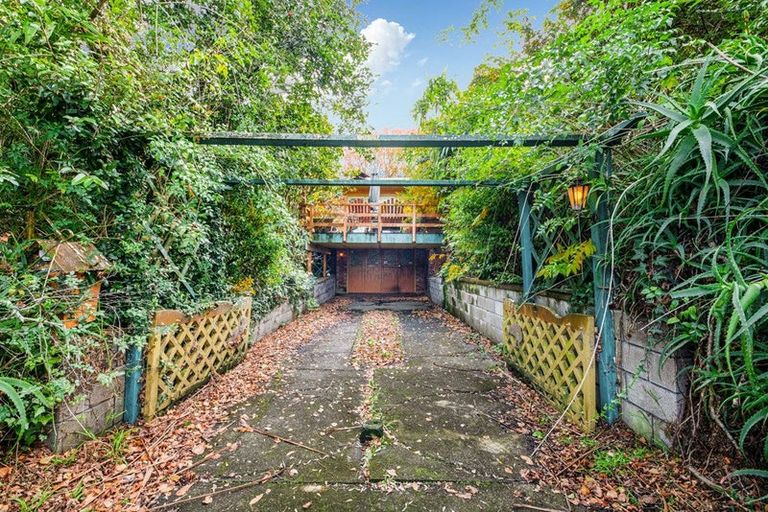 Photo of property in 98 Wharf Road, Te Atatu Peninsula, Auckland, 0610