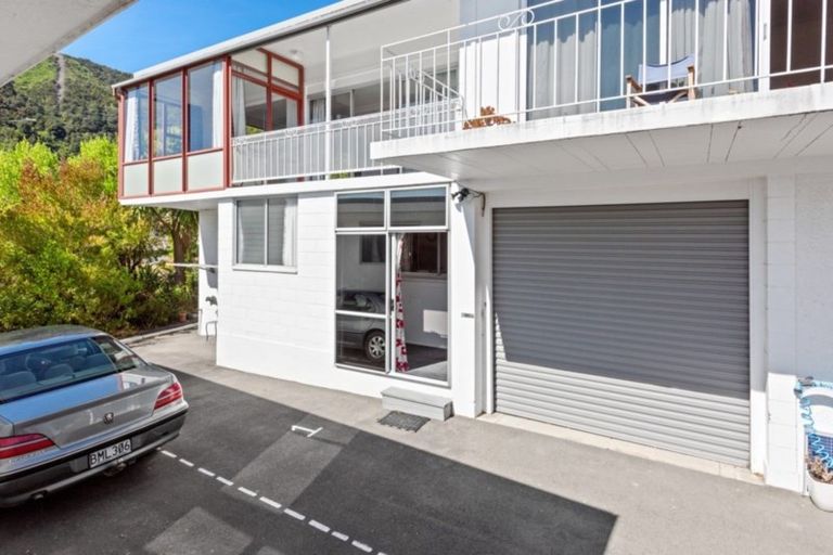 Photo of property in 1/29 Waikawa Road, Picton, 7220