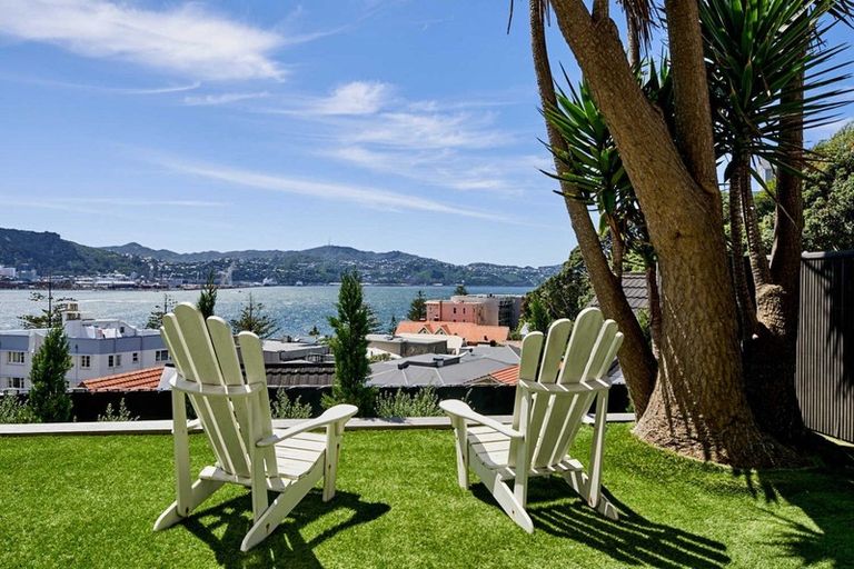 Photo of property in 6 Wilkinson Street, Oriental Bay, Wellington, 6011