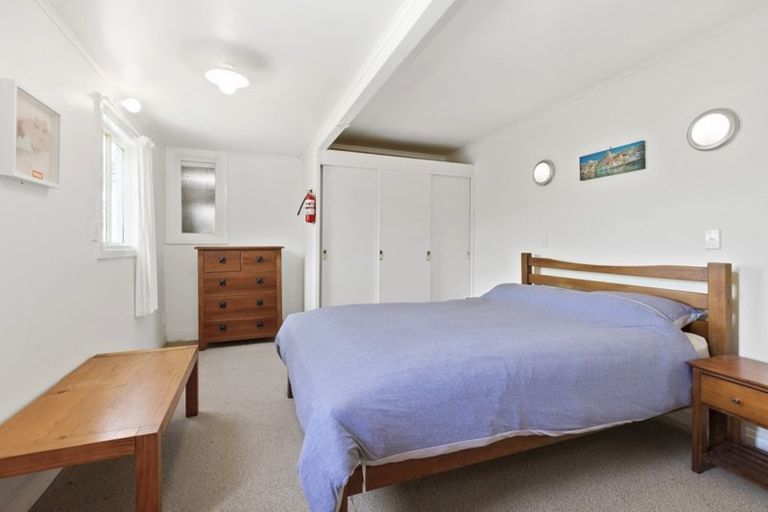 Photo of property in 4 Gordon Road, Plimmerton, Porirua, 5026
