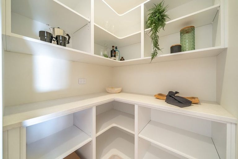 Photo of property in 115 Silverstream Road, Crofton Downs, Wellington, 6035