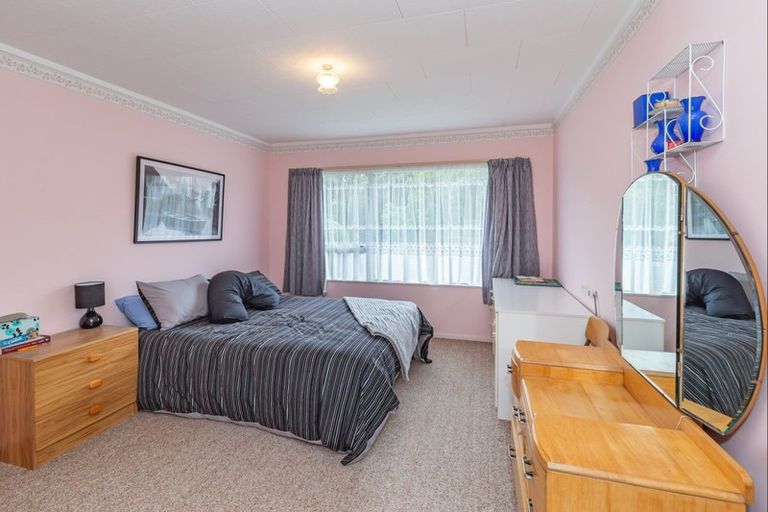 Photo of property in 2 Winslow Place, Levin, 5510