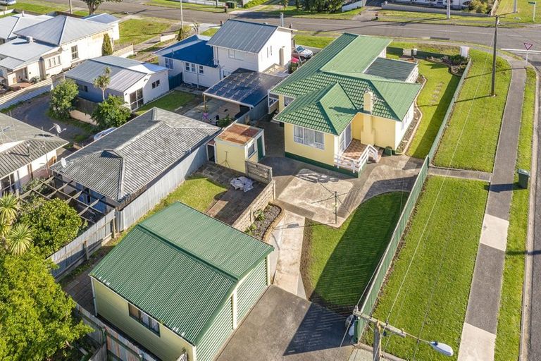 Photo of property in 30 Miro Street, Castlecliff, Whanganui, 4501