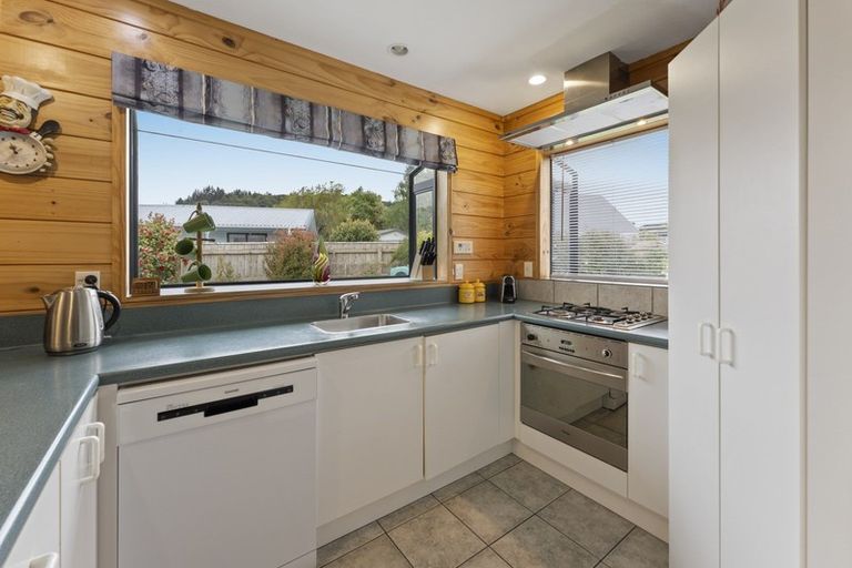 Photo of property in 9 Donegal Grove, Birchville, Upper Hutt, 5018