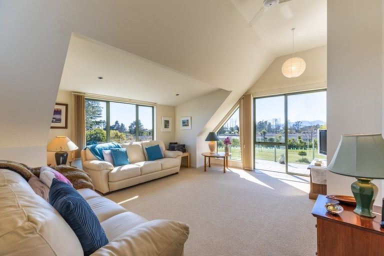 Photo of property in 10 Moreland Place, Mapua, 7005