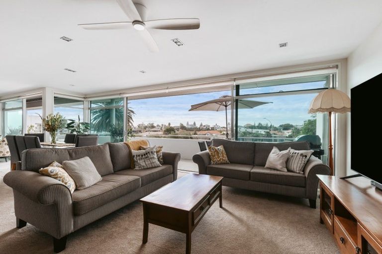 Photo of property in Palm Cove Apartments, 302/6 Tawa Street, Mount Maunganui, 3116