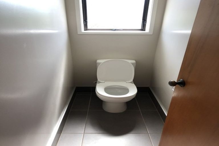 Photo of property in 2/8 Eastridge Court, Northpark, Auckland, 2013