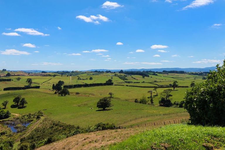 Photo of property in 5 Medhurst Road, Bombay, 2675