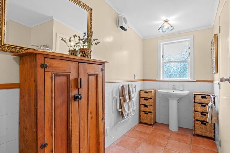 Photo of property in 52 Princess Street, Martinborough, 5711