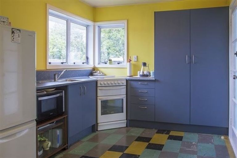 Photo of property in 28 Fleming Street, Manurewa East, Auckland, 2102