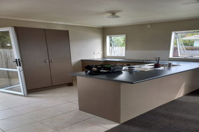 Photo of property in 47 Fairclough Road, Beach Haven, Auckland, 0626
