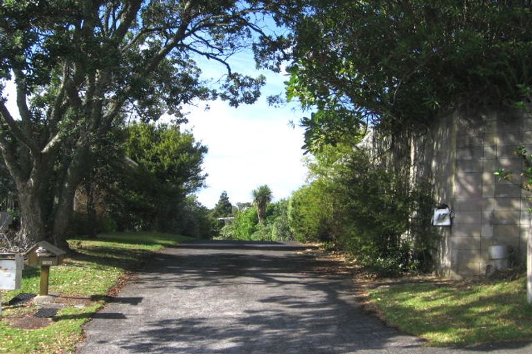 Photo of property in 17 Mcdowell Crescent, Hillcrest, Auckland, 0627