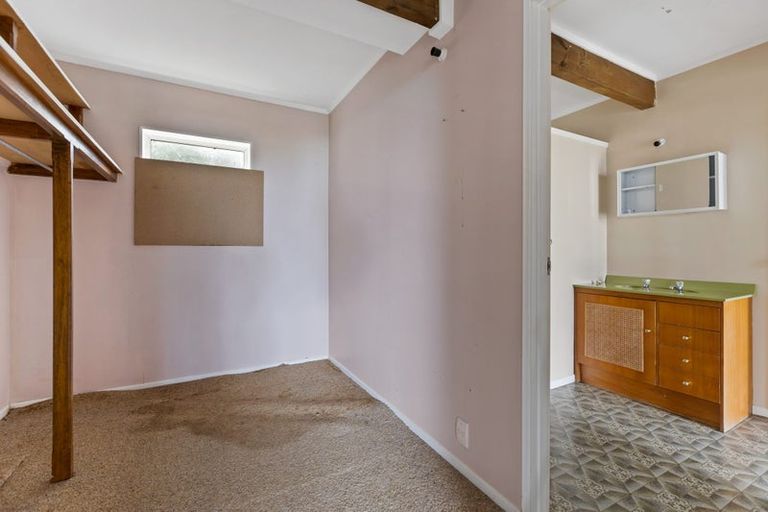 Photo of property in 11 South Road, Moturoa, New Plymouth, 4310