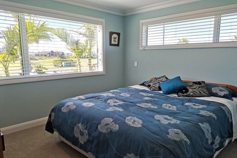 Photo of property in 2 Cayman Court, One Tree Point, 0118