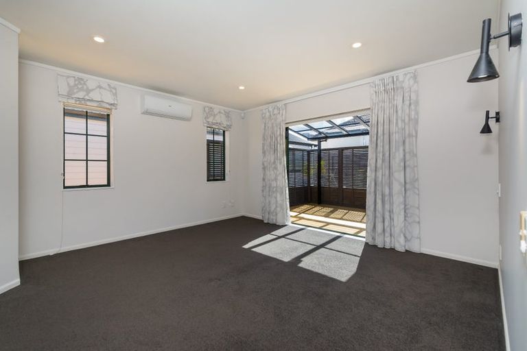 Photo of property in 23 Hugh Green Drive, Pinehill, Auckland, 0632