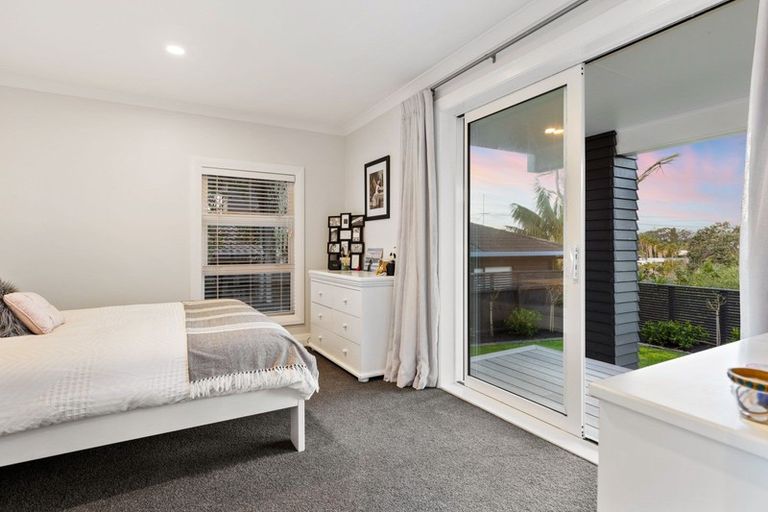 Photo of property in 37 Eastcliffe Road, Castor Bay, Auckland, 0620