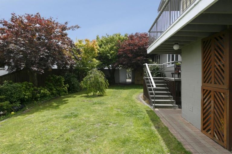 Photo of property in 18 Ingle Avenue, Waipahihi, Taupo, 3330