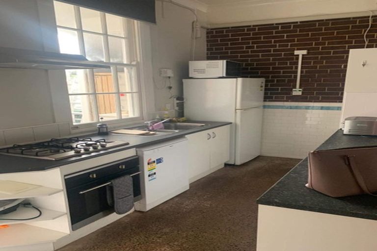 Photo of property in Fire Station Apartments, 54 Northland Road, Northland, Wellington, 6012