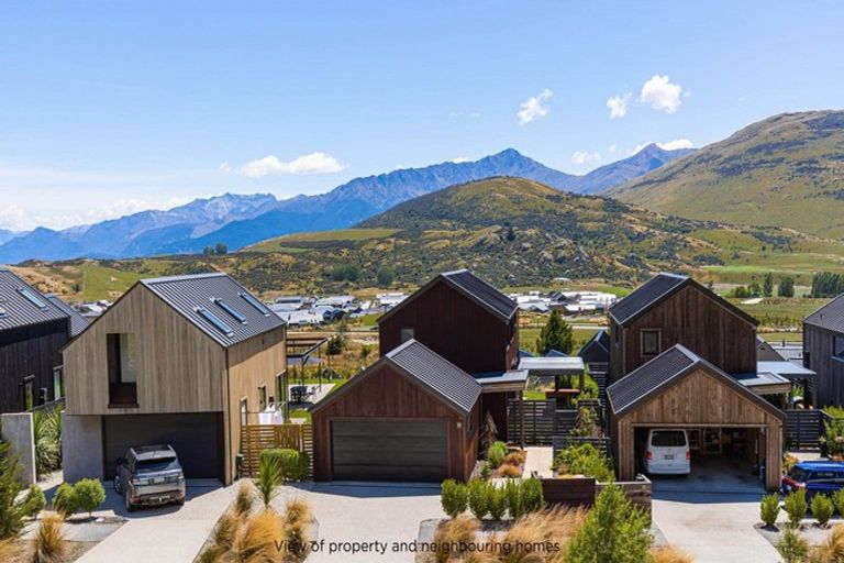 Photo of property in 33 Double Cone Road, Jacks Point, Queenstown, 9371