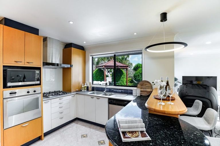 Photo of property in 4 Mahina Place, Te Atatu Peninsula, Auckland, 0610