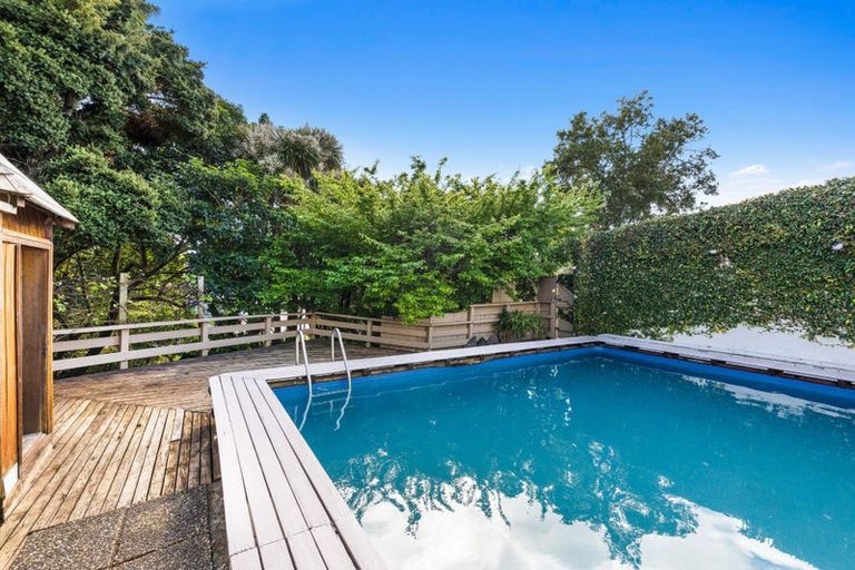 Photo of property in 60 Beach Road, Mellons Bay, Auckland, 2014