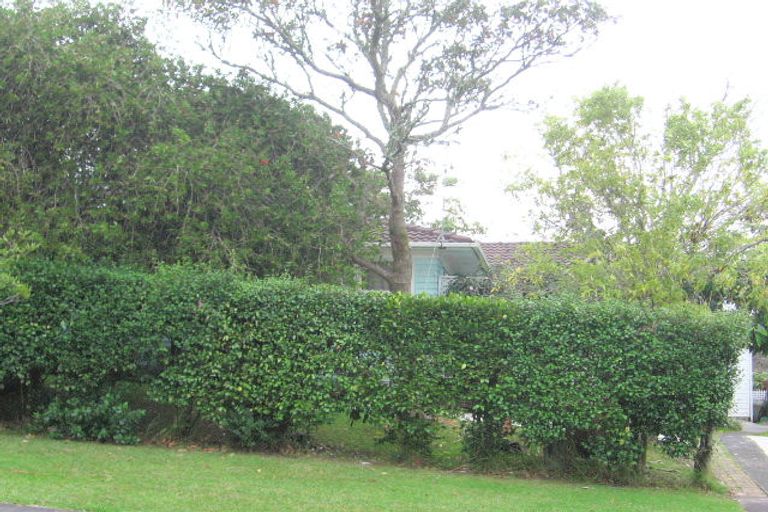 Photo of property in 9 Sunvue Road, Glen Eden, Auckland, 0602