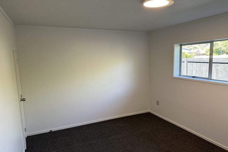 Photo of property in 1/29 Garelja Road, Henderson, Auckland, 0612