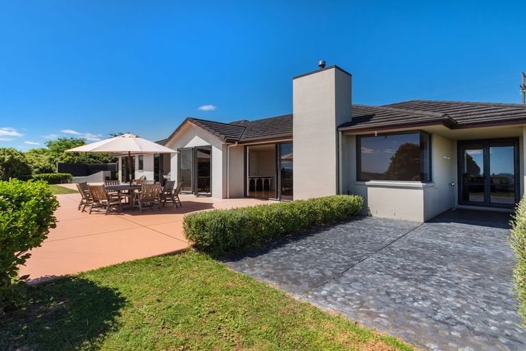 Photo of property in 5 Medhurst Road, Bombay, 2675