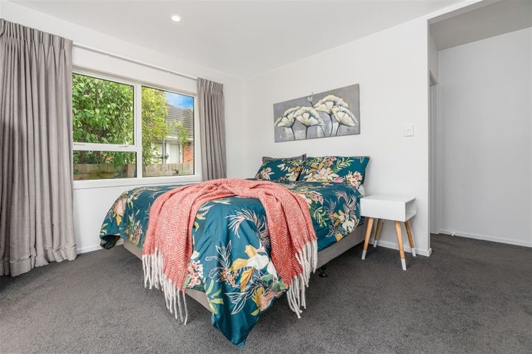 Photo of property in 25 Tiroroa Avenue, Te Atatu South, Auckland, 0610