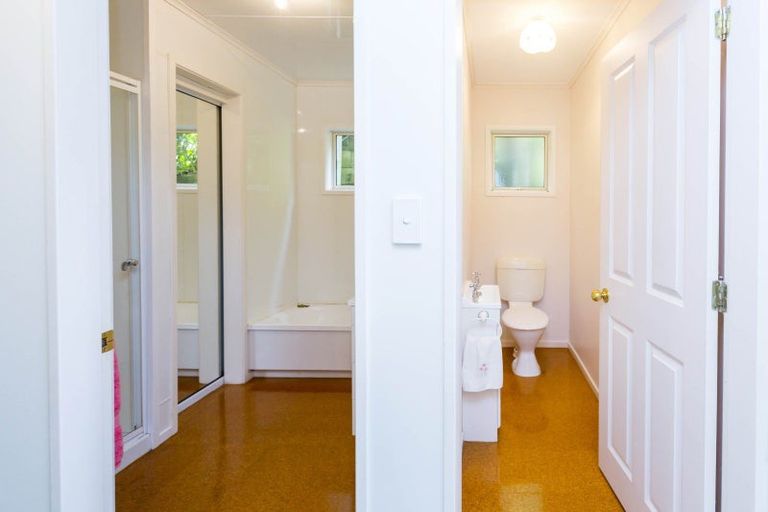 Photo of property in 6 Hobbit Lane, Pinehaven, Upper Hutt, 5371