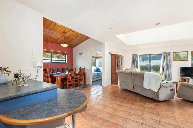 Photo of property in 13 Holden Avenue, Holdens Bay, Rotorua, 3010