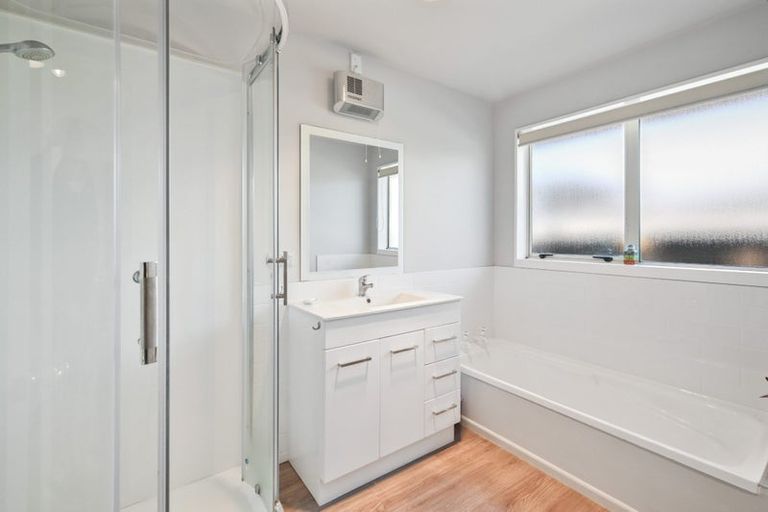 Photo of property in 16 Chamberlain Lane, Rangiora, 7400